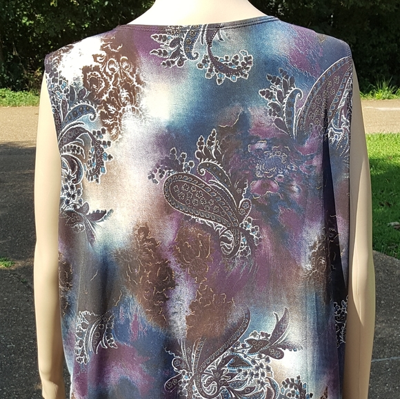 Dress Barn Woman Exquisite V neck blouse - Picture 3 of 4